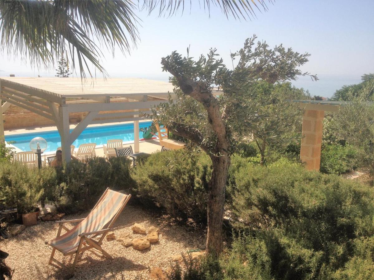 Villa Ceni appartamenti con 2 camere più servizi in villa con piscina Marinella di Selinunte Extérieur photo