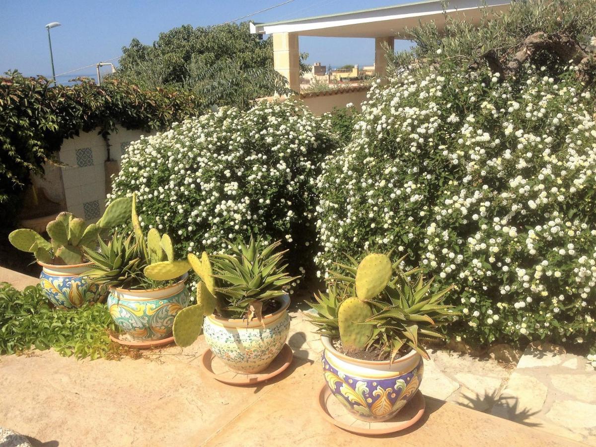 Villa Ceni appartamenti con 2 camere più servizi in villa con piscina Marinella di Selinunte Extérieur photo