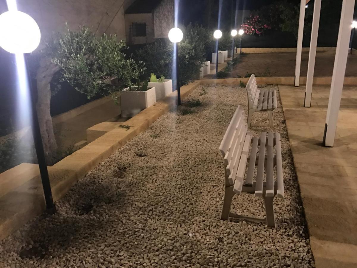Villa Ceni appartamenti con 2 camere più servizi in villa con piscina Marinella di Selinunte Extérieur photo