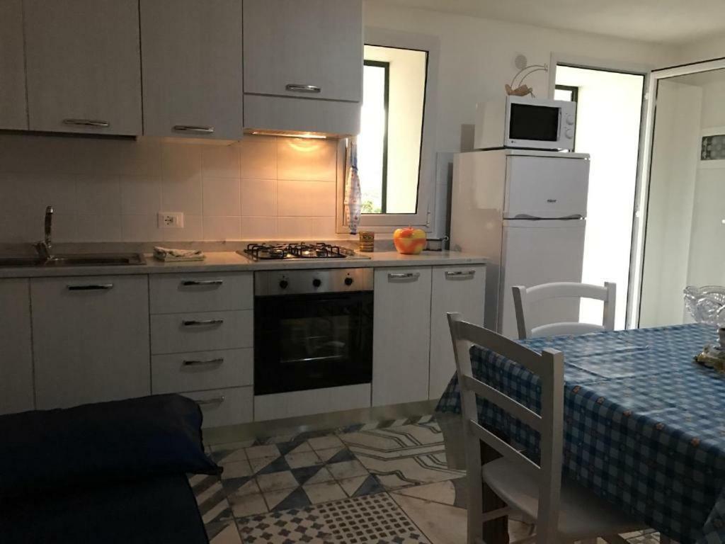 Villa Ceni appartamenti con 2 camere più servizi in villa con piscina Marinella di Selinunte Extérieur photo