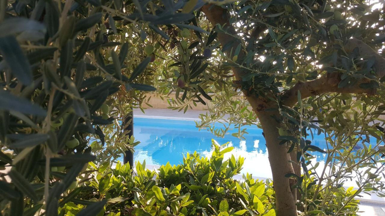 Villa Ceni appartamenti con 2 camere più servizi in villa con piscina Marinella di Selinunte Extérieur photo